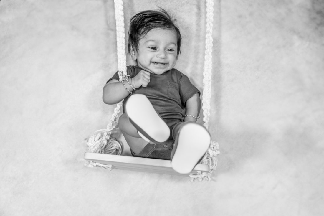 Newborn photography by Smritika Moments — photograph 5