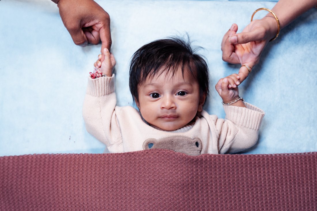 Newborn photography by Smritika Moments — photograph 8