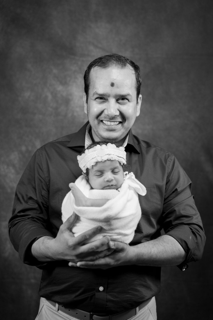 Newborn photography by Smritika Moments — photograph 12