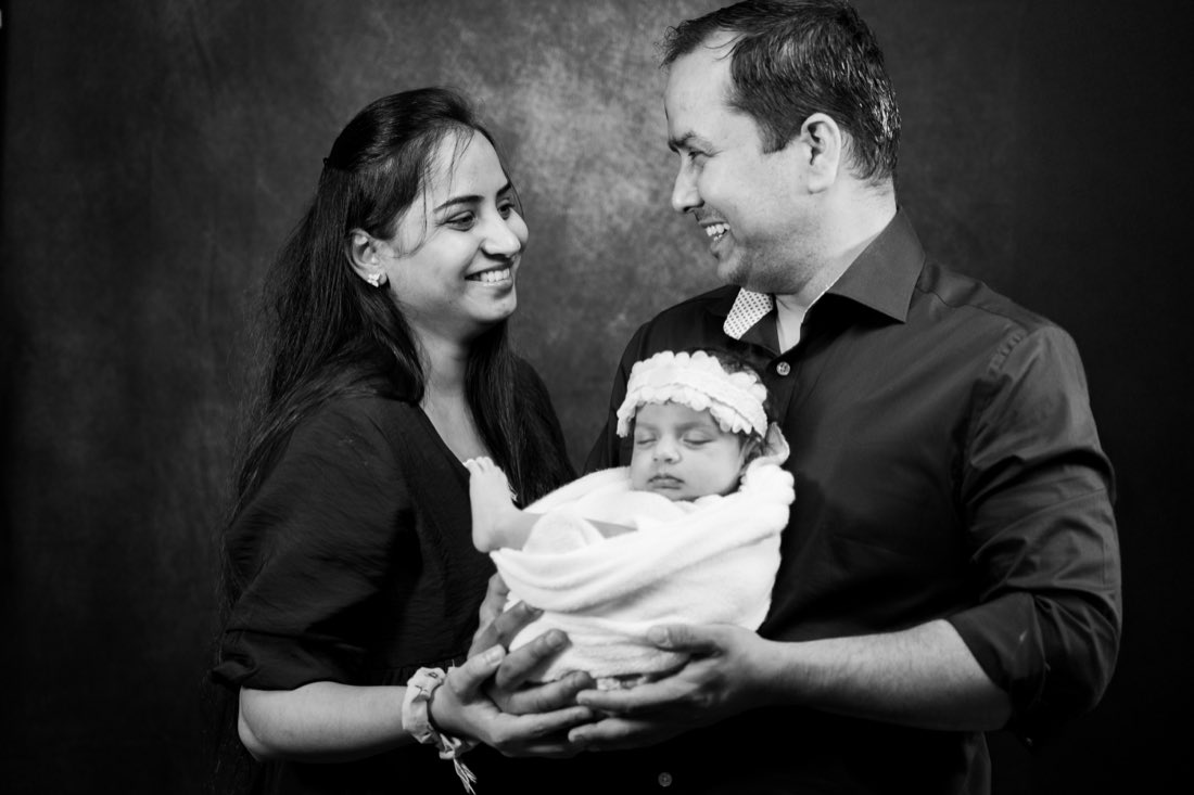 Newborn photography by Smritika Moments — photograph 13