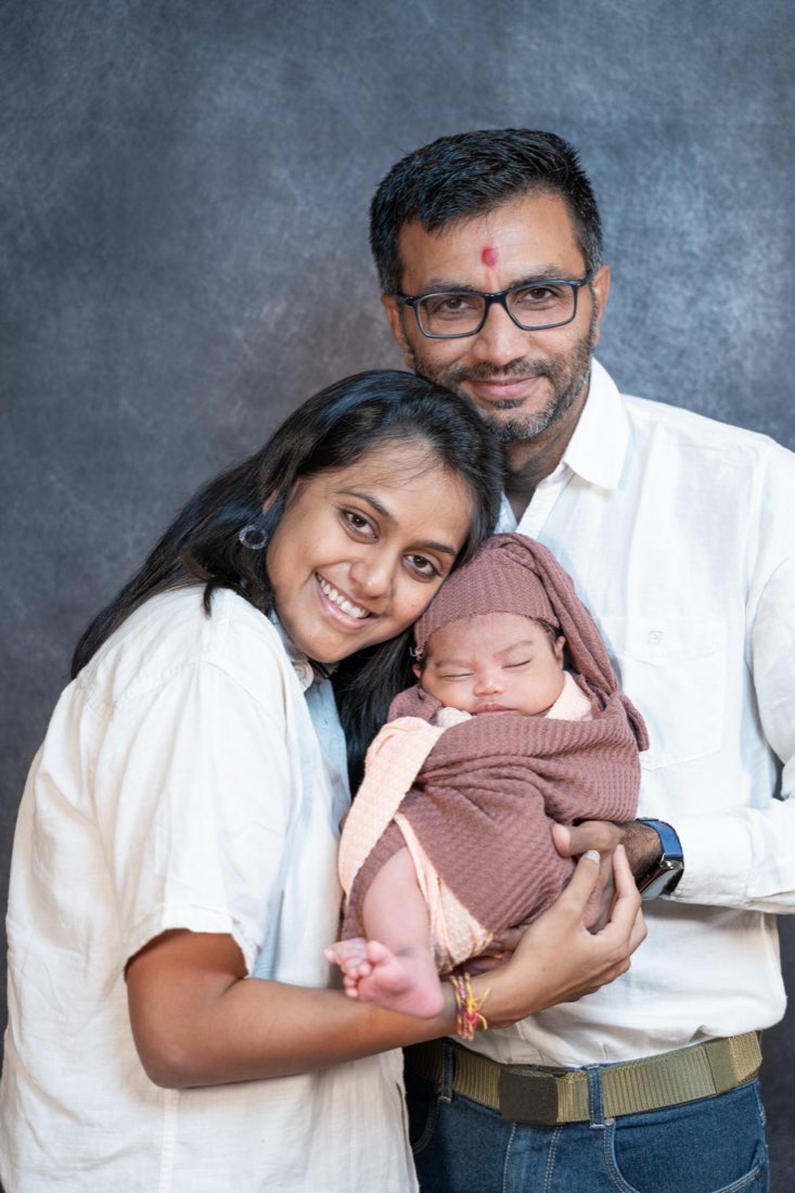 Newborn photography by Smritika Moments — photograph 18