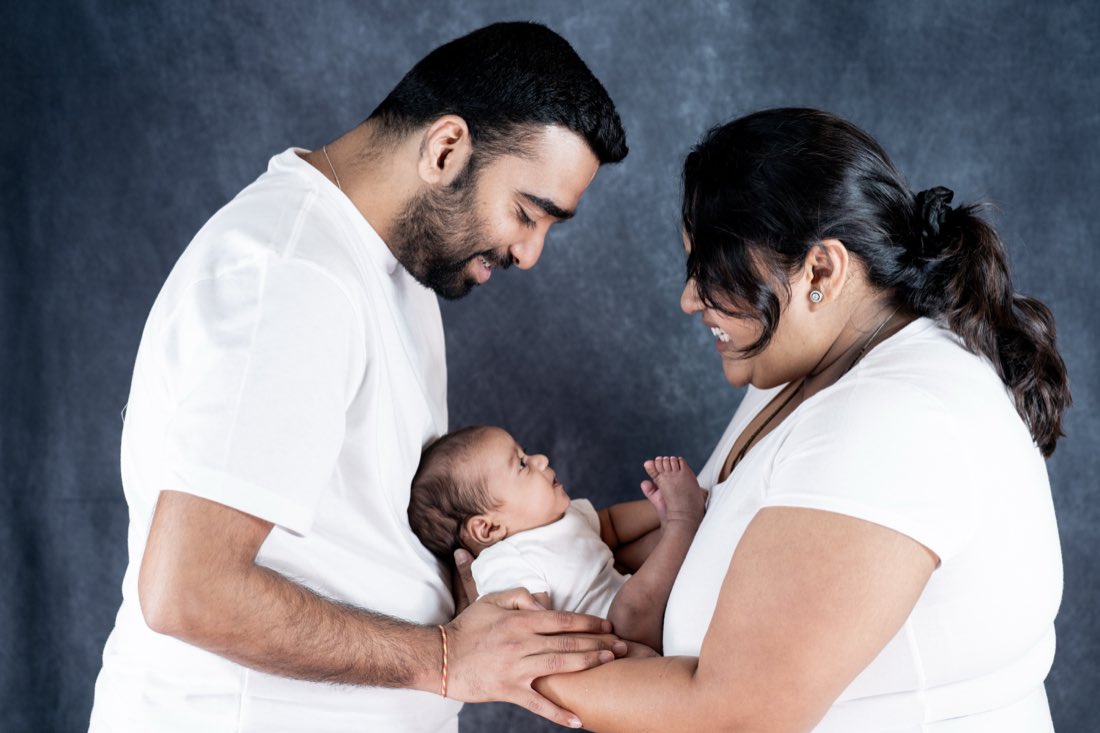 Newborn photography by Smritika Moments — photograph 19