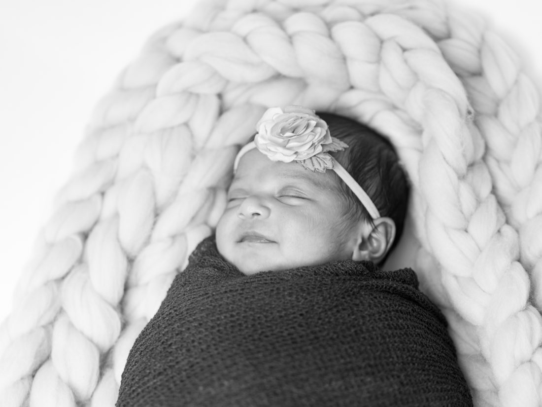 Newborn photography by Smritika Moments — photograph 1